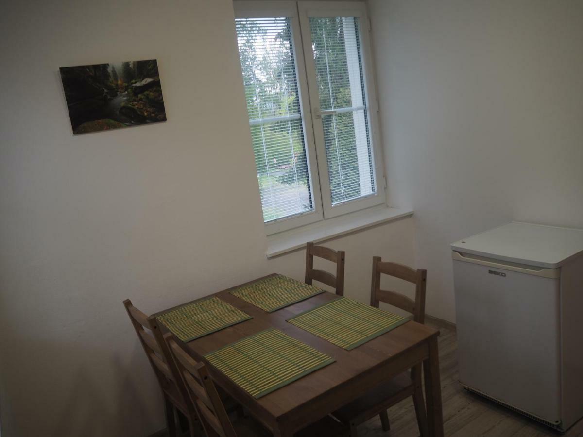 Economy Apartments Ceske Svycarsko Hřensko Eksteriør bilde
