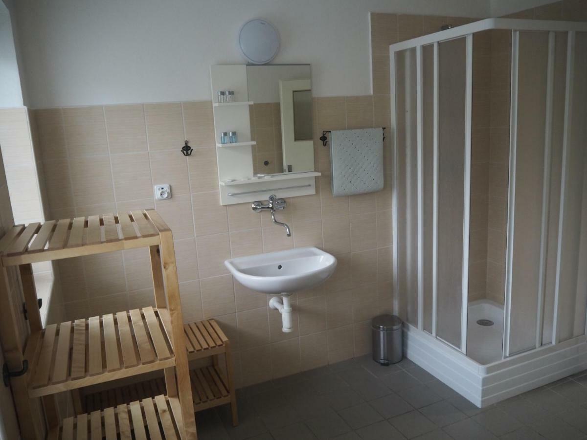Economy Apartments Ceske Svycarsko Hřensko Eksteriør bilde